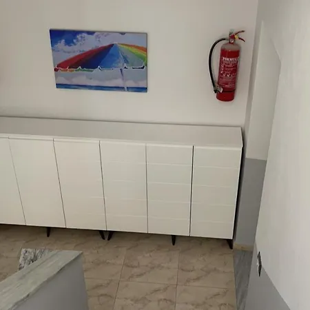 Helios Qerret House Appartamento Golem (Tirana)